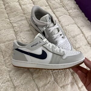 Jordan 1 flyease 9.5